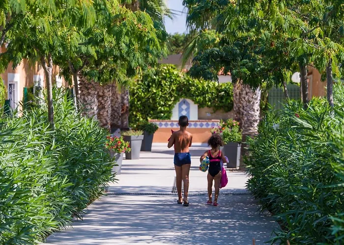 Domaine La Pinède Enchantée Apartahotel