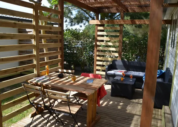 Domaine La Pinede Enchantee Apart-hotel